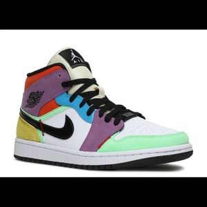 Size 9, WMNS AIR JORDAN 1 MID SE